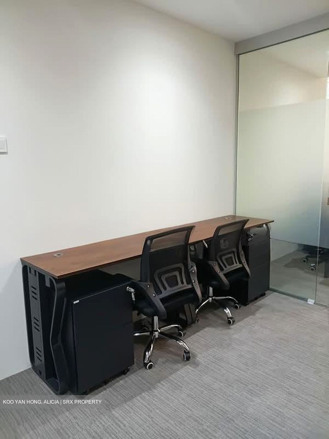International Plaza (D2), Office #555454231